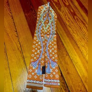 Authentic Bandeau Louis Vuitton silk scarf
